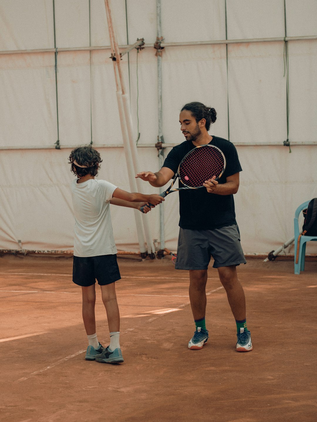 One-on-one coaching session between mentor and student